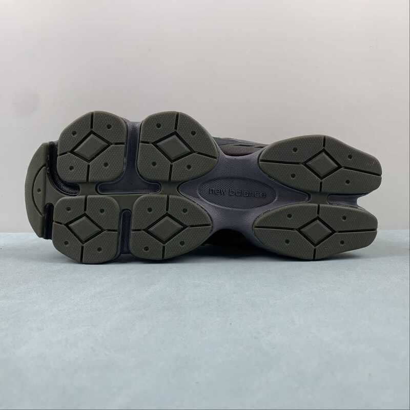Tênis New Balance 9060 Blacktop