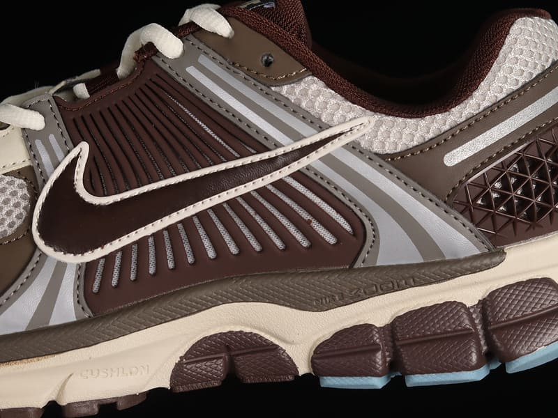 Tênis Nike Zoom Vomero 5 Earth Fossil