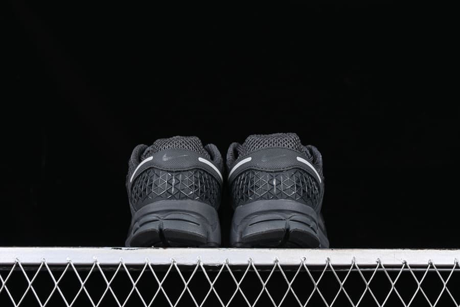 Tênis Nike Zoom Vomero 5 Anthracite