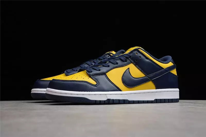 Tênis Nike SB Dunk Low Michigan
