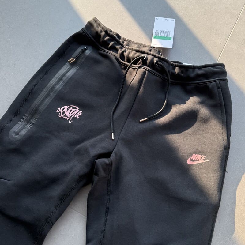 Calça Nike Tech Fleece x Syna