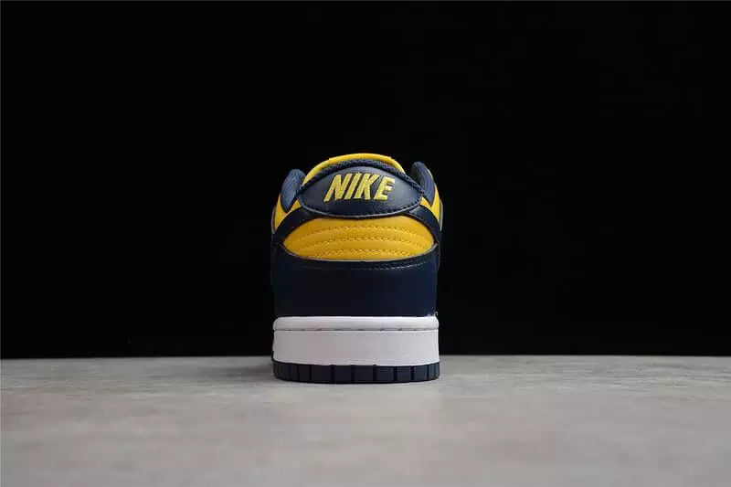 Tênis Nike SB Dunk Low Michigan