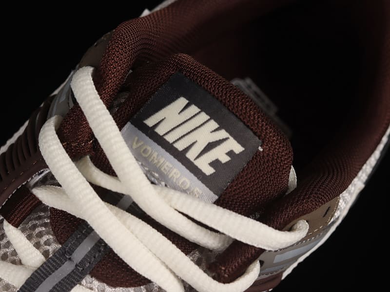 Tênis Nike Zoom Vomero 5 Earth Fossil