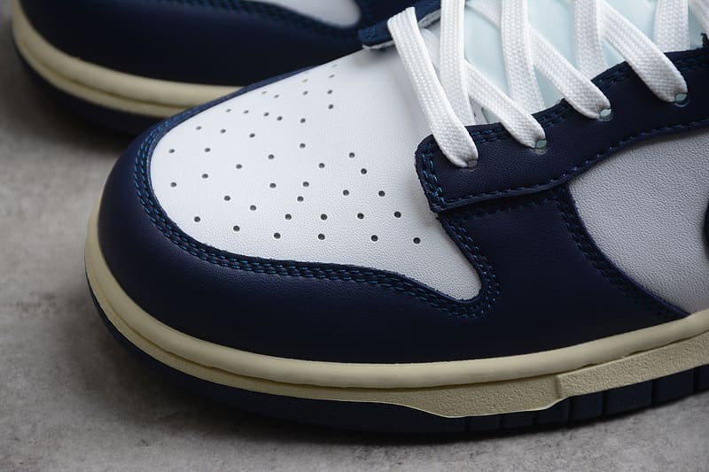 Tênis Nike Dunk Low Vintage Navy