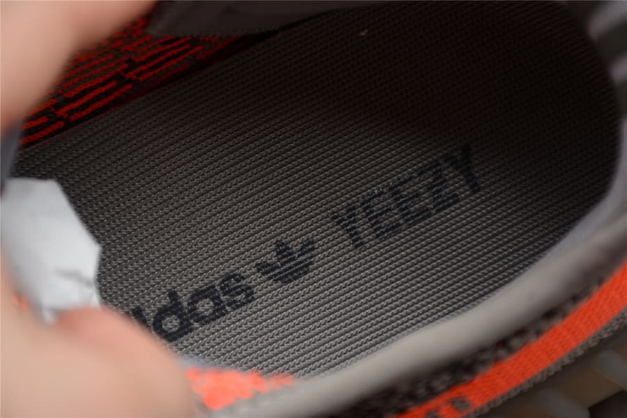 Tênis Adidas Yeezy 350 V2 Beluga