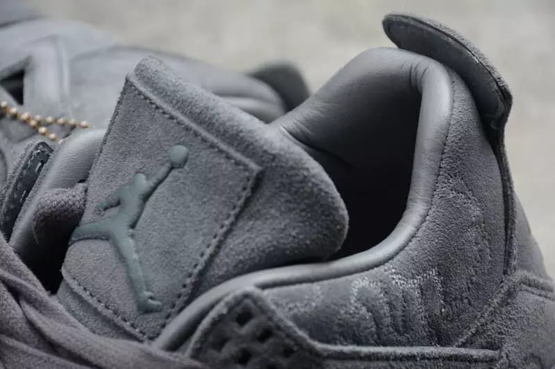 Tênis Air Jordan 4 Retro Kaws Cool Grey