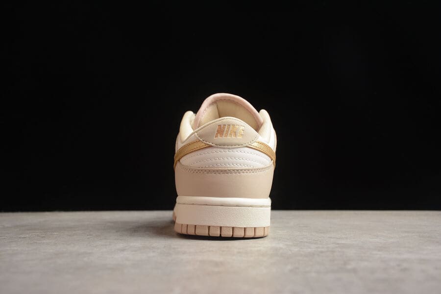 Tênis Nike Dunk Low Phantom Metallic Gold