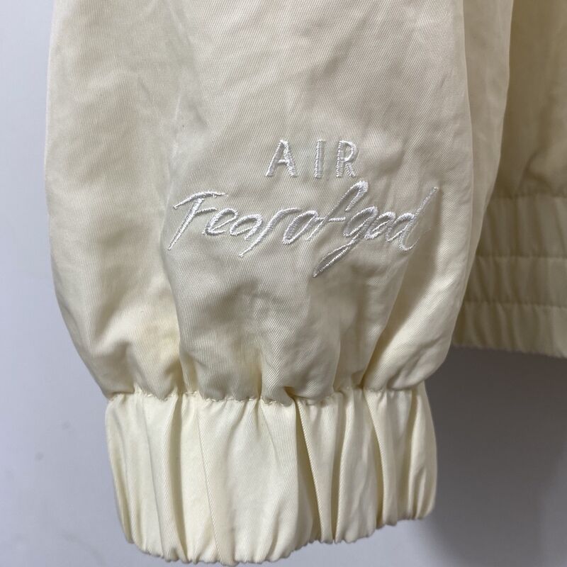 Jaqueta Nike X Fear Of God: Estilo Urbano Premium e Conforto Inigualável