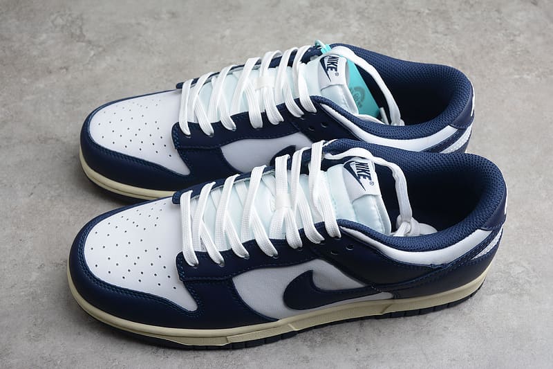 Tênis Nike Dunk Low Vintage Navy