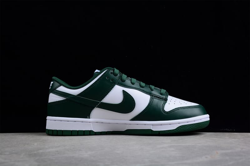 Tênis Nike Dunk Low Michigan State