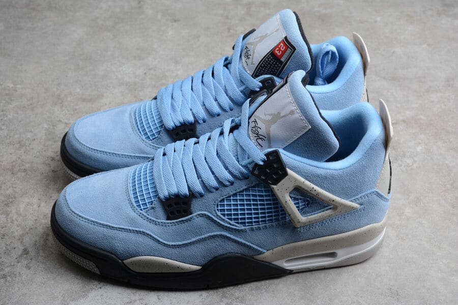 Tênis Air Jordan 4 University Blue