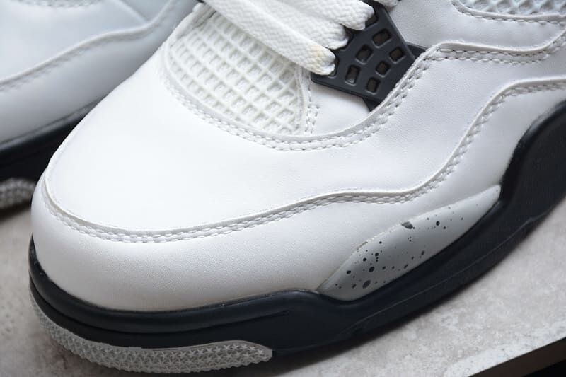 Tênis Air Jordan 4 Retro White Cement