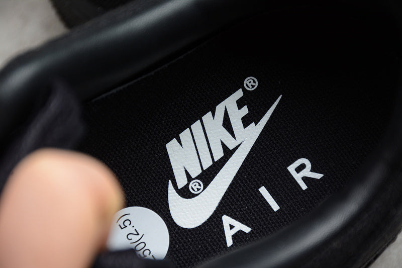Tênis Nike x Stussy Air Force 1 Triple Black
