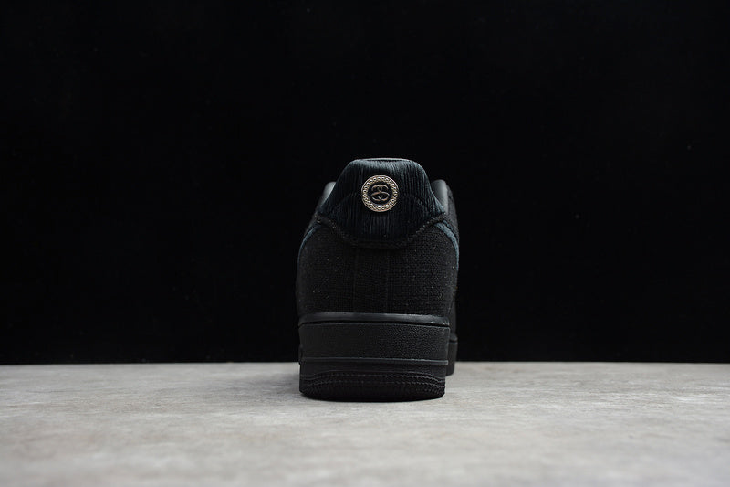 Tênis Nike x Stussy Air Force 1 Triple Black