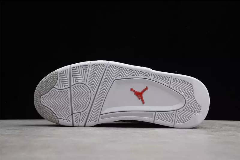 Tênis Air Jordan 4 Retro White Oreo