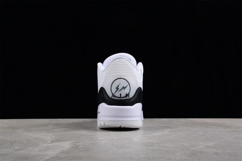 Tênis Air Jordan 3 x Fragment White