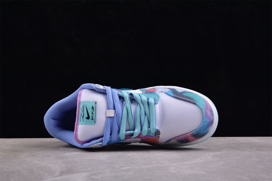 Tênis Nike SB Dunk Low Futura Laboratories Bleached Aqua