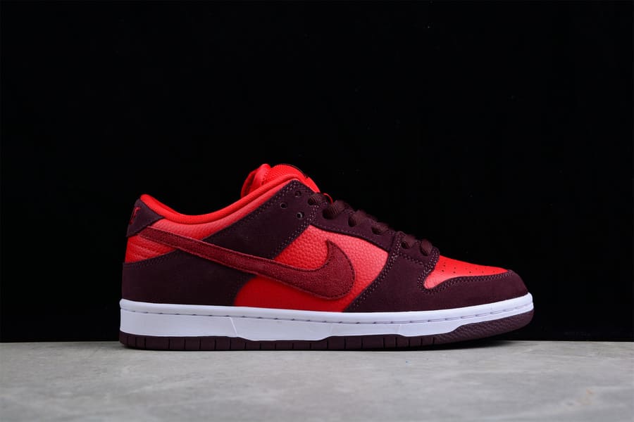 Tênis Nike SB Dunk Low Cherry