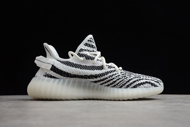 Tênis Adidas Yeezy 350 V2 Zebra