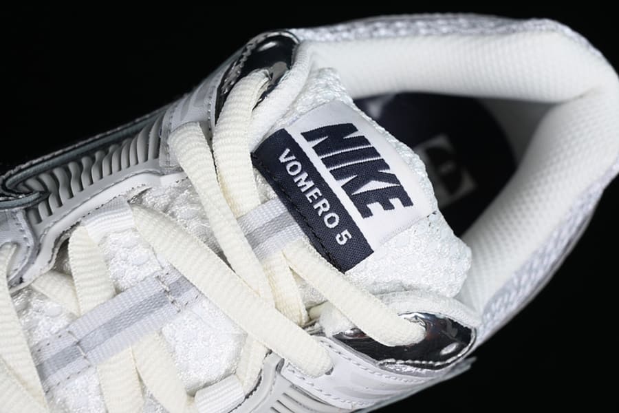Tênis Nike Zoom Vomero 5 Photon Dust Metallic Silver