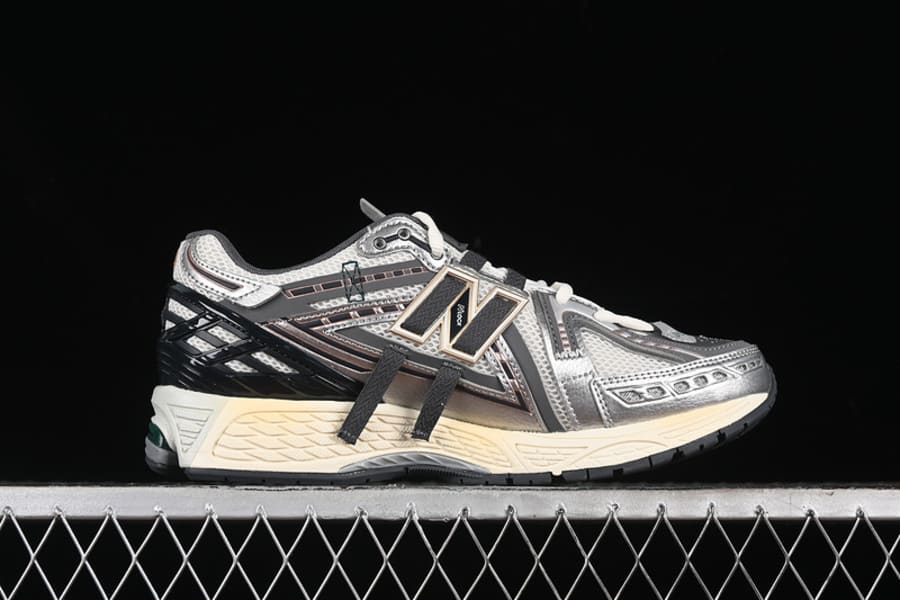 Tênis New Balance 1906A Tech Explosion Silver