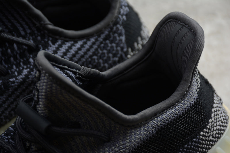 Tênis Adidas Yeezy 350 V2 Carbon