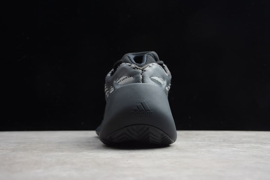 Tênis Adidas Yeezy 700 V3 Alvah