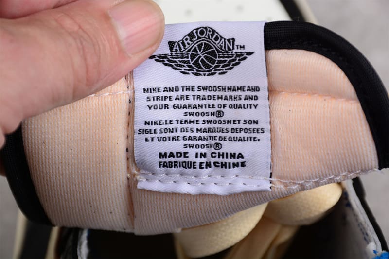 Tênis Air Jordan 1 Low Travis Scott Fragment Design