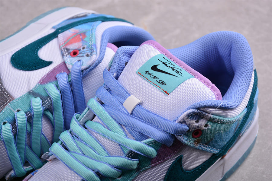 Tênis Nike SB Dunk Low Futura Laboratories Bleached Aqua