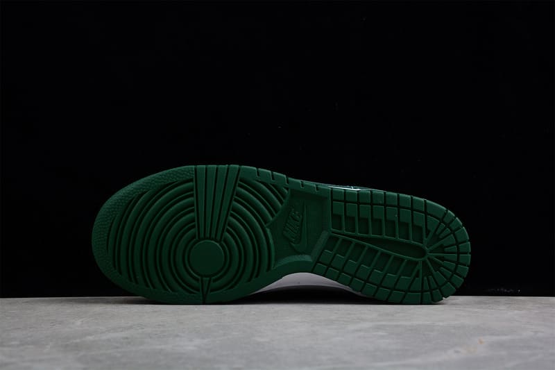 Tênis Nike Dunk Low Michigan State