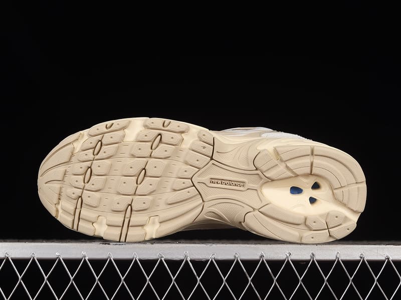 Tênis New Balance 530 Beige