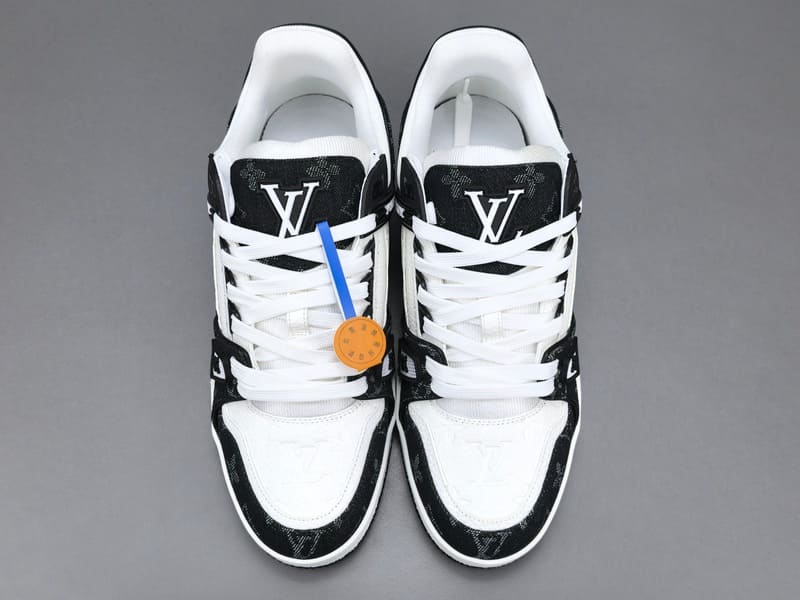Tênis Louis Vuitton LV Trainer White Black