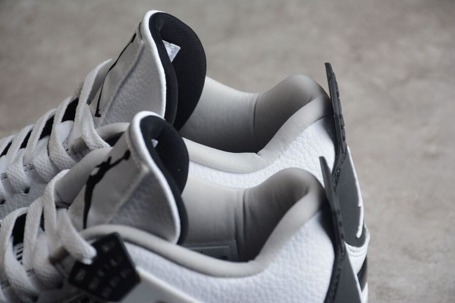 Tênis Air Jordan 4 Military Black