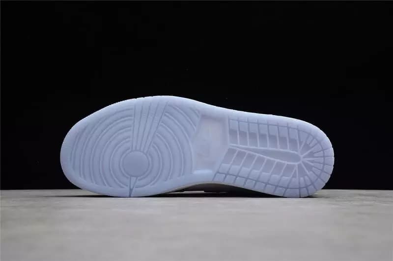 Tênis Jordan 1 Low Wolf Grey