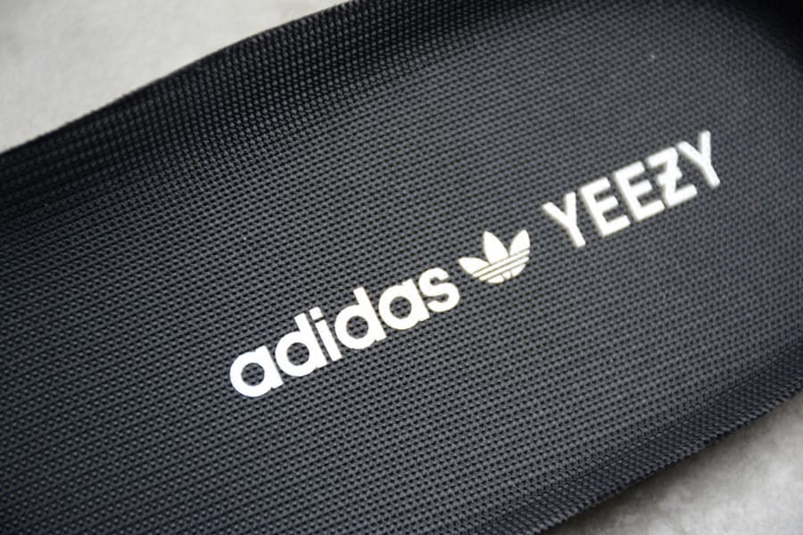 Tênis Adidas Yeezy 350 V2 Black Red