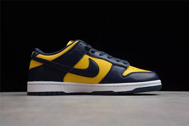 Tênis Nike SB Dunk Low Michigan