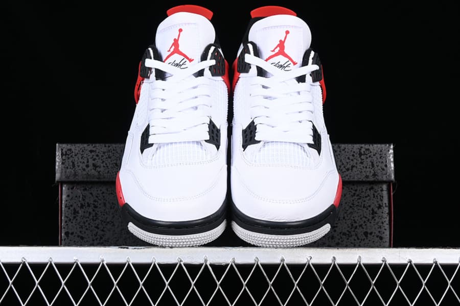 Tênis Air Jordan 4 Red Cement