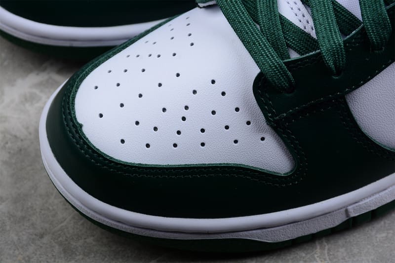Tênis Nike Dunk Low Michigan State