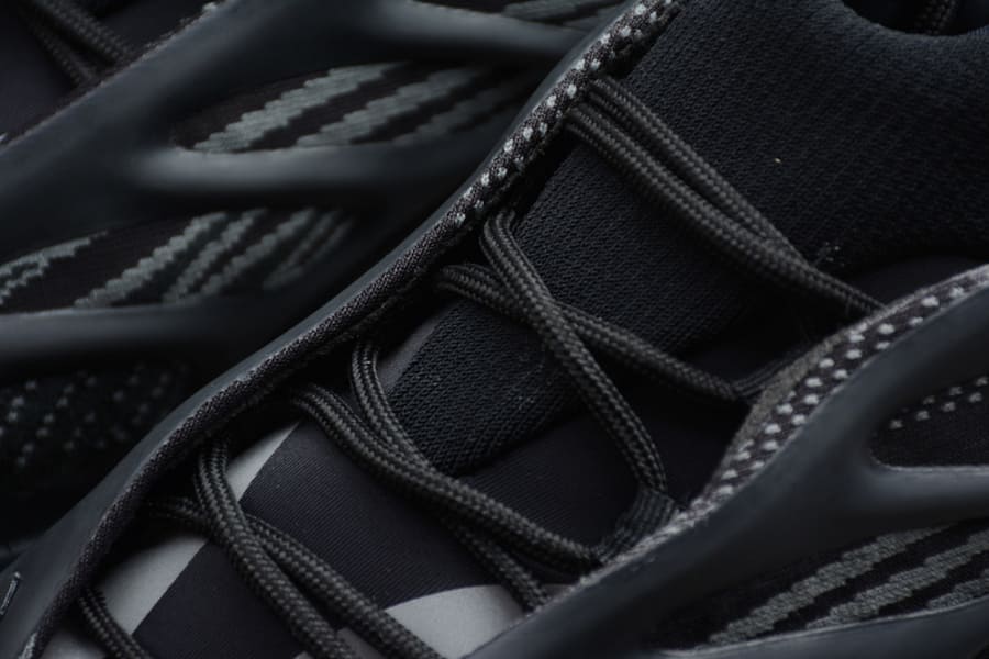 Tênis Adidas Yeezy 700 V3 Alvah