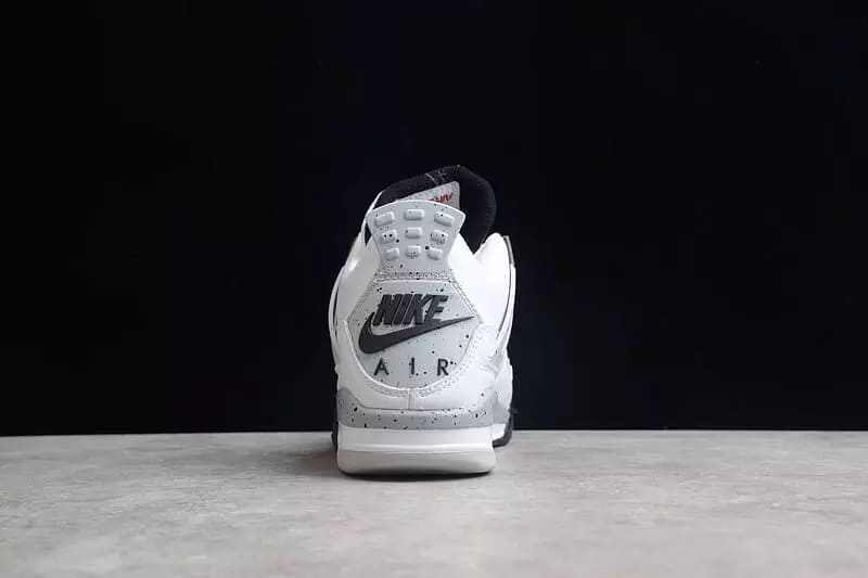 Tênis Air Jordan 4 Retro White Cement
