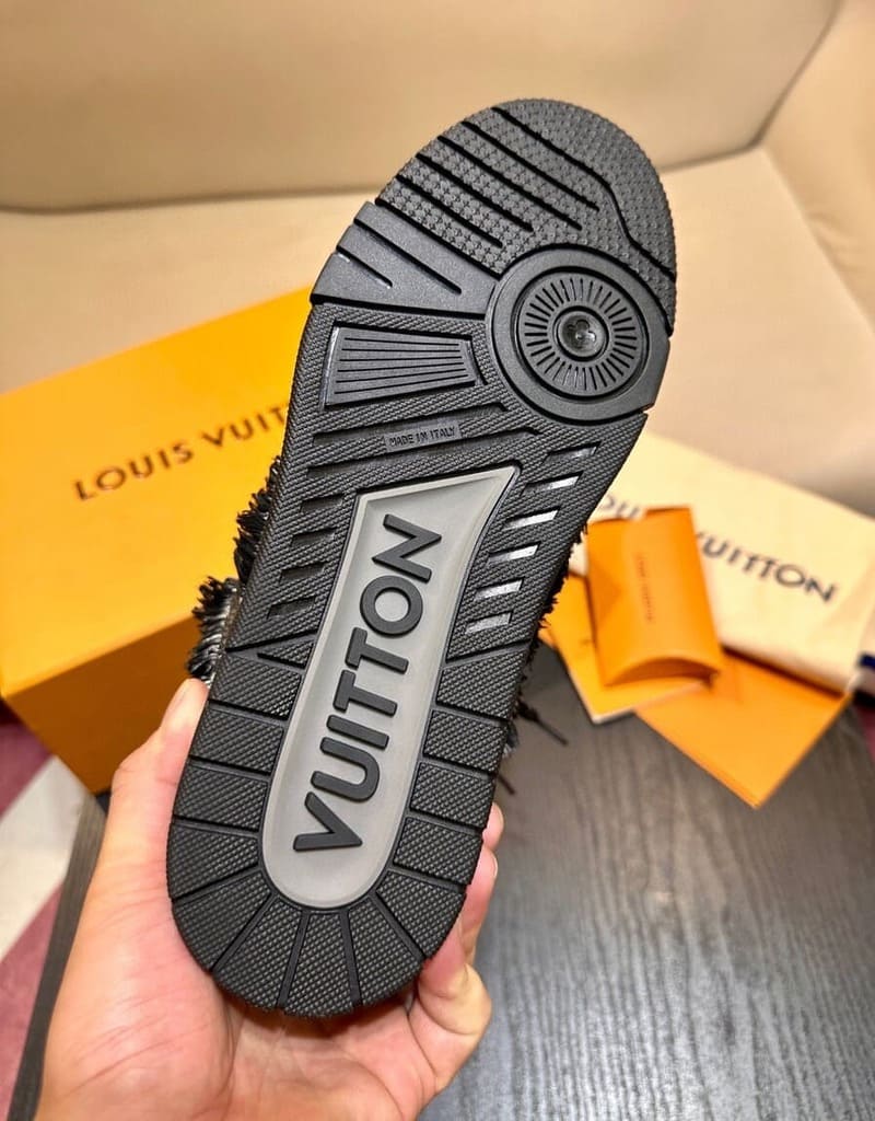 Tênis Louis Vuitton LV Skate Black Swarovski Monogram