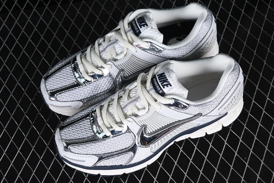 Tênis Nike Zoom Vomero 5 Photon Dust Metallic Silver
