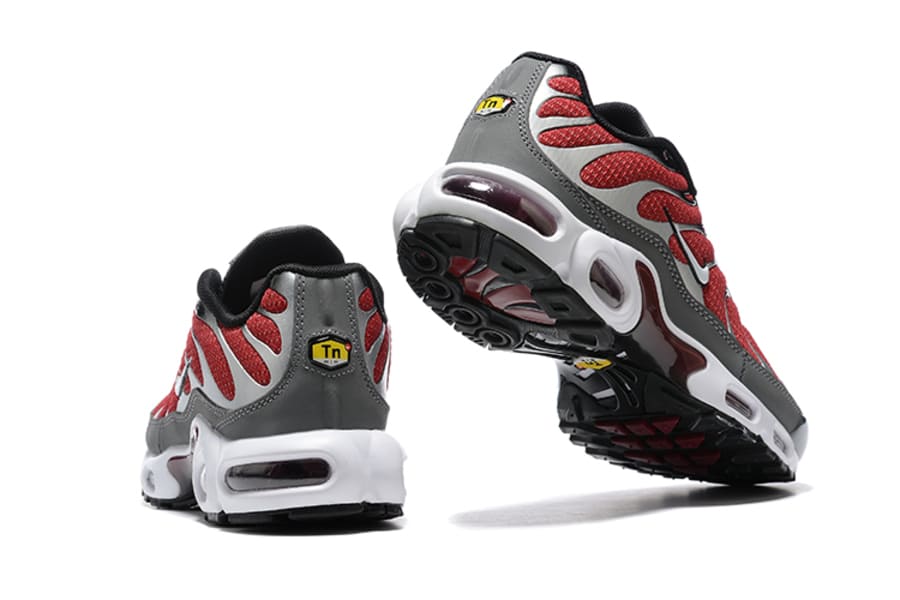 Tênis Air Max TN Plus Team Red Cool Grey