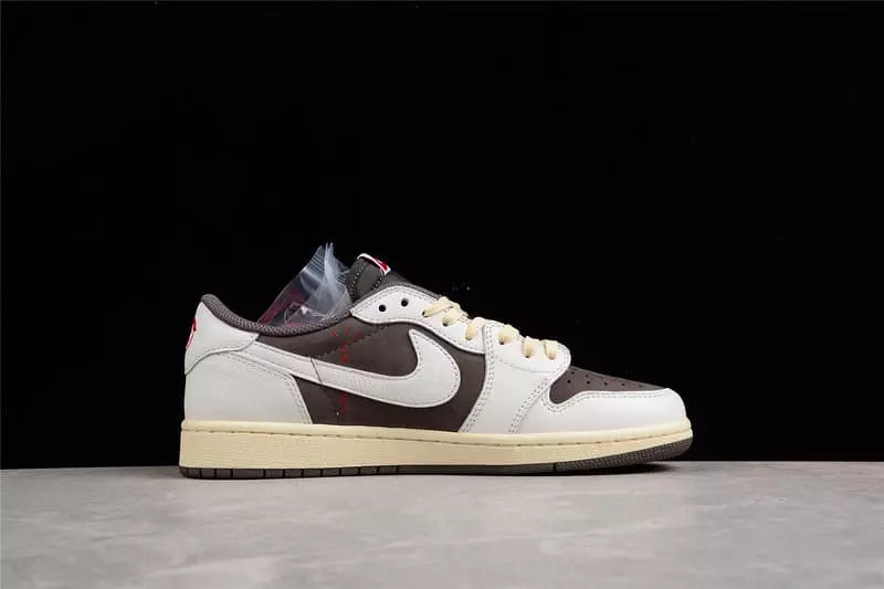 Tênis Air Jordan 1 Low x Travis Scott - Reverse Mocha