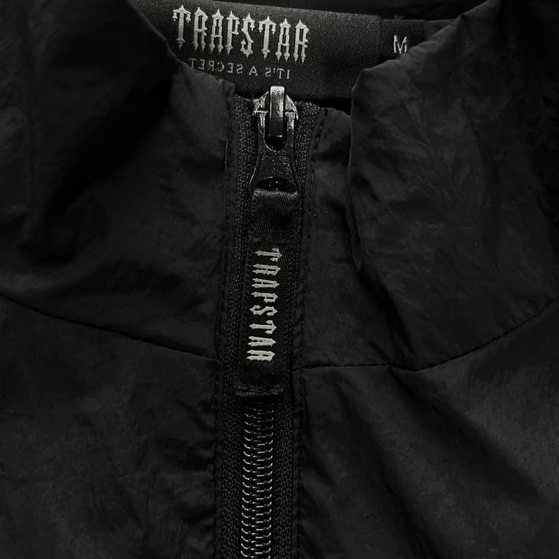 Conjunto Trapstar Irongate 2.0 Shellsuit Vermelho Preto