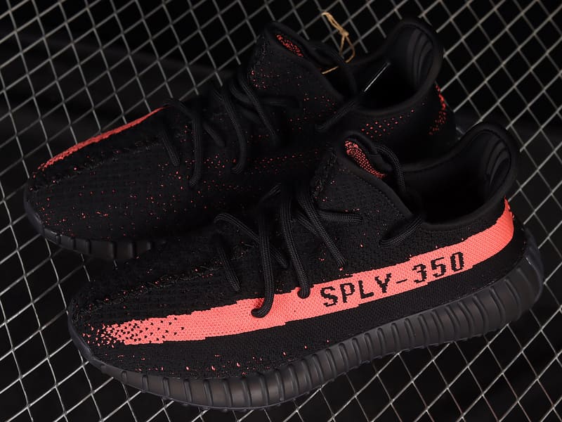 Tênis Adidas Yeezy 350 V2 Core Black Red