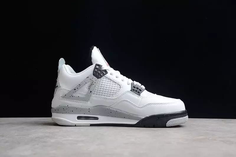 Tênis Air Jordan 4 Retro White Cement