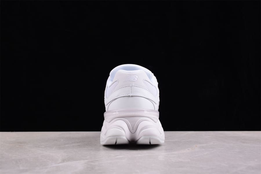 Tênis New Balance 9060 Triple White