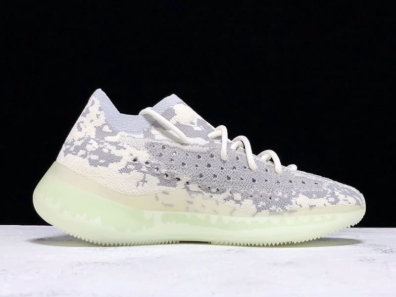 Tênis Adidas Yeezy 380 Alien