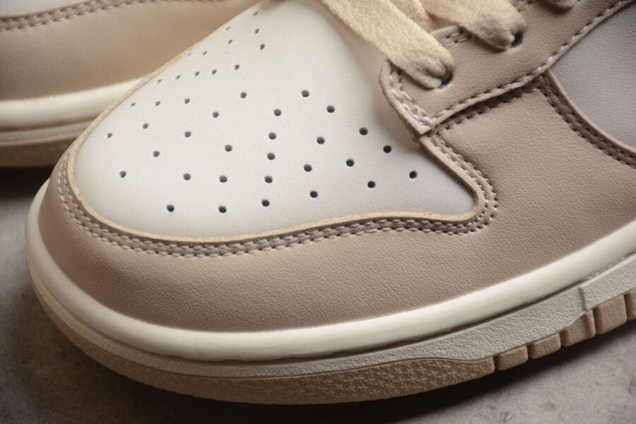 Tênis Nike Dunk Low Phantom Metallic Gold